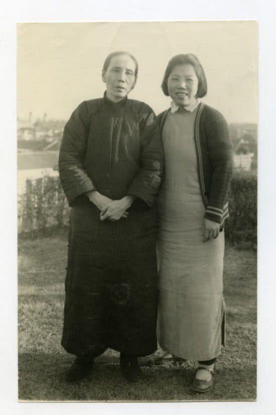 丈夫是武举人,女儿和女婿都是正国级,只有她一人