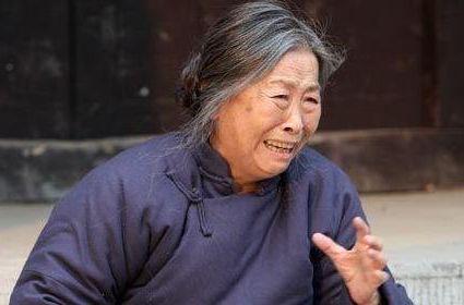 她是荧幕经典“丑娘”,女儿却很漂亮,老公是香港一哥