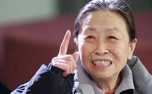 她是荧幕经典“丑娘”,女儿却很漂亮,老公是香港一哥