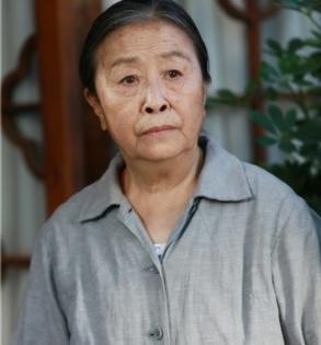 她是荧幕经典“丑娘”,女儿却很漂亮,老公是香港一哥
