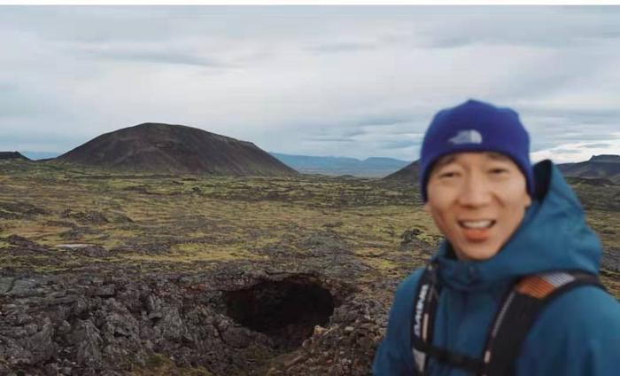 隋棠和富豪老公蜜游冰岛,生了三个孩子泡温泉身材超好