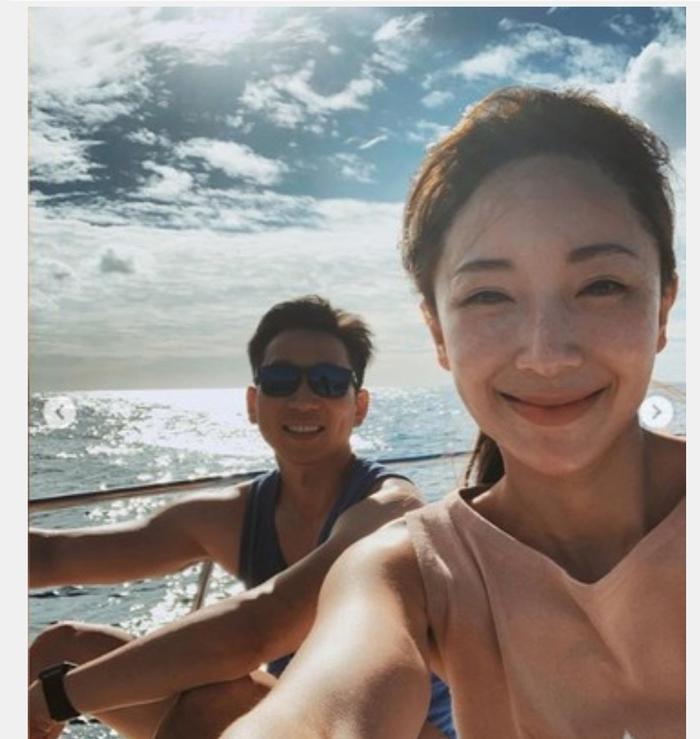 隋棠和富豪老公蜜游冰岛,生了三个孩子泡温泉身材超好