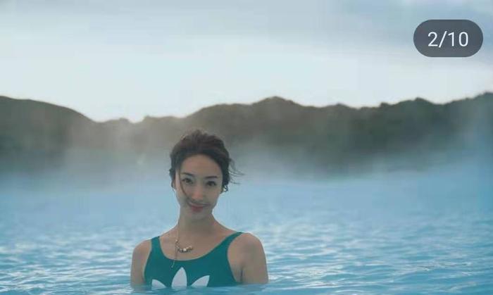 隋棠和富豪老公蜜游冰岛,生了三个孩子泡温泉身材超好