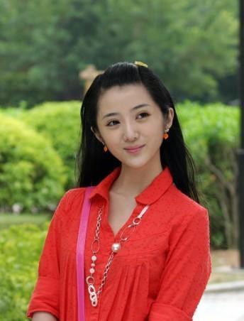 曾是郑爽闺蜜,如今接不到剧本转做微商,身陷代孕整容风波