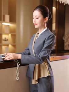 ​酒店服务员工作服你会选这样的吗？