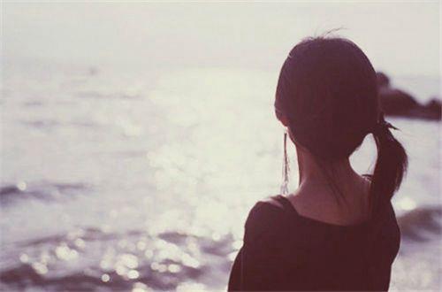 适合吃饭发的朋友圈的文案 吃饭搞笑的说说朋友圈短句