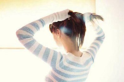 ​擦肩而过的伤感说说 两个人擦肩而过的说说(22句)