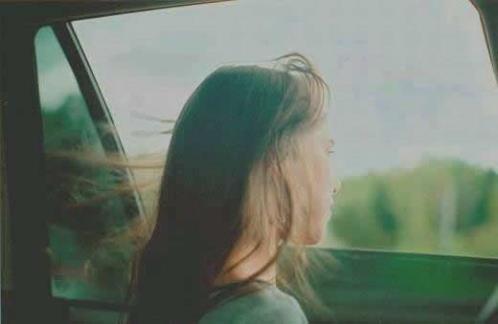 关于夜深人静的句子(想忘掉一个人的句子)